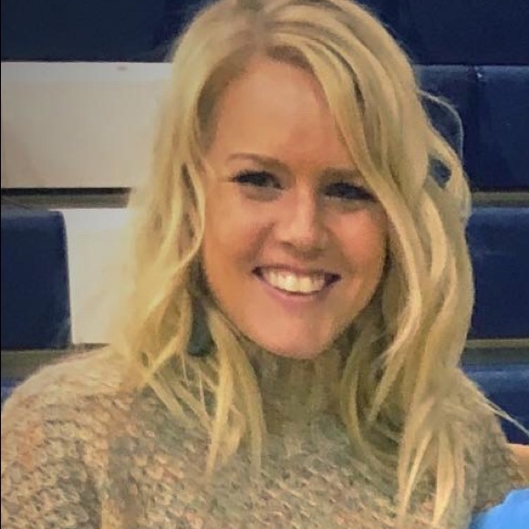 Meet your Posher, Laura - Picture 1 of 2